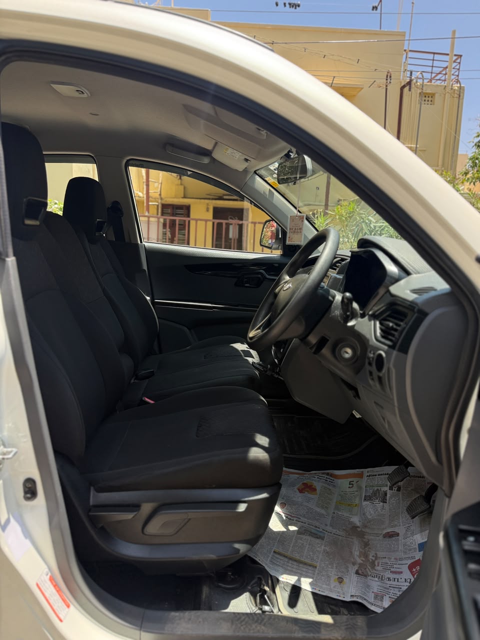 Mahindra KUV 100 - Image 6
